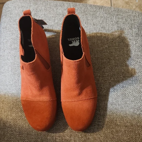 Sorel Evie Pull On Suede Booties - Picture 4 of 8